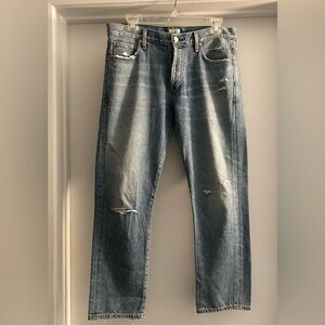 Emerson Slim Boyfriend Jean in
Spotlight
Citizens of Humanity
Color:Spotlight